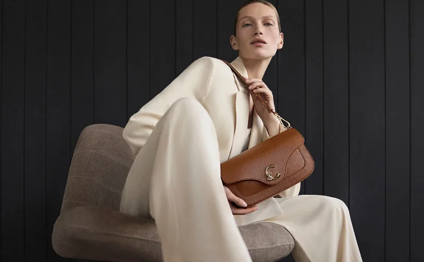 Наймодніші жіночі костюми 2025 року